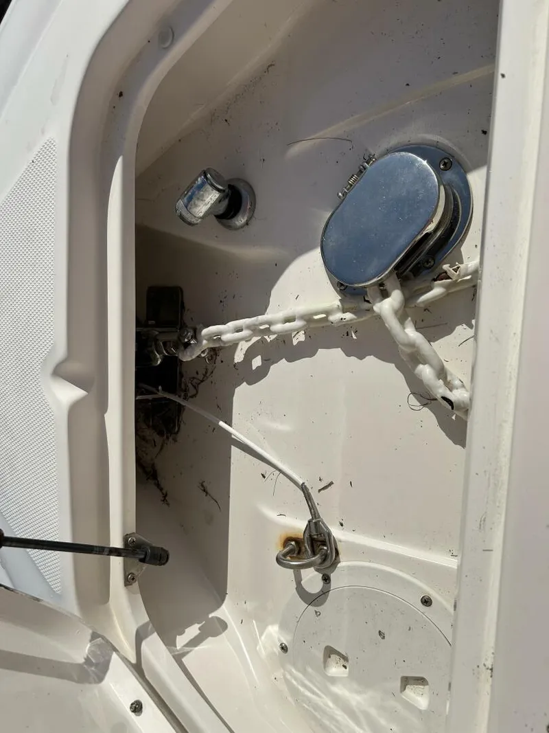 Slide: The Image of Sea Ray 270 SLX 2013 - 30