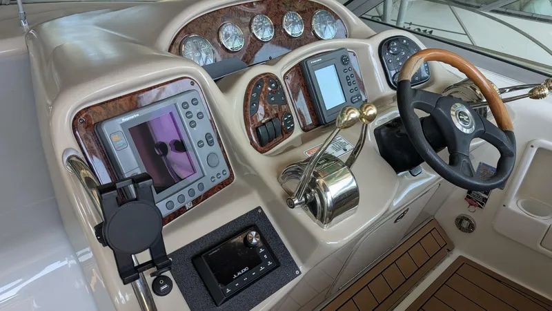 Slide: The Image of Sea Ray 340 Sundancer 2004 - 16