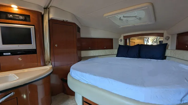 Slide: The Image of Sea Ray 340 Sundancer 2004 - 18