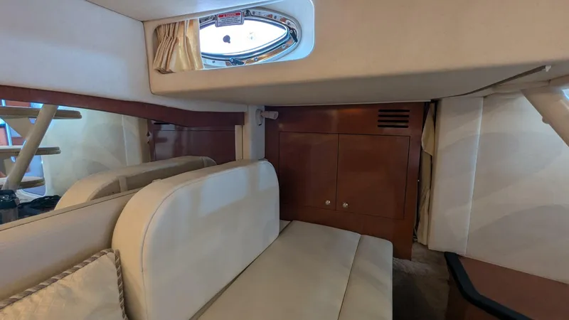Slide: The Image of Sea Ray 340 Sundancer 2004 - 24
