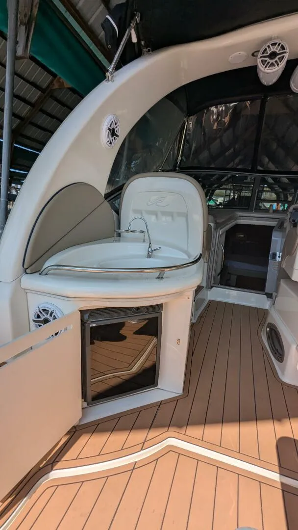 Slide: The Image of Sea Ray 340 Sundancer 2004 - 6