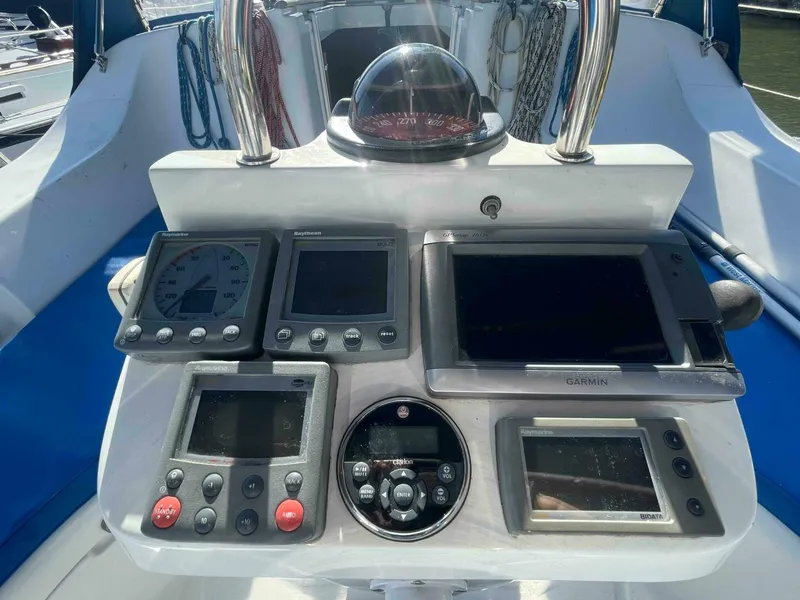 Slide: The Image of Beneteau 393 2006 - 10