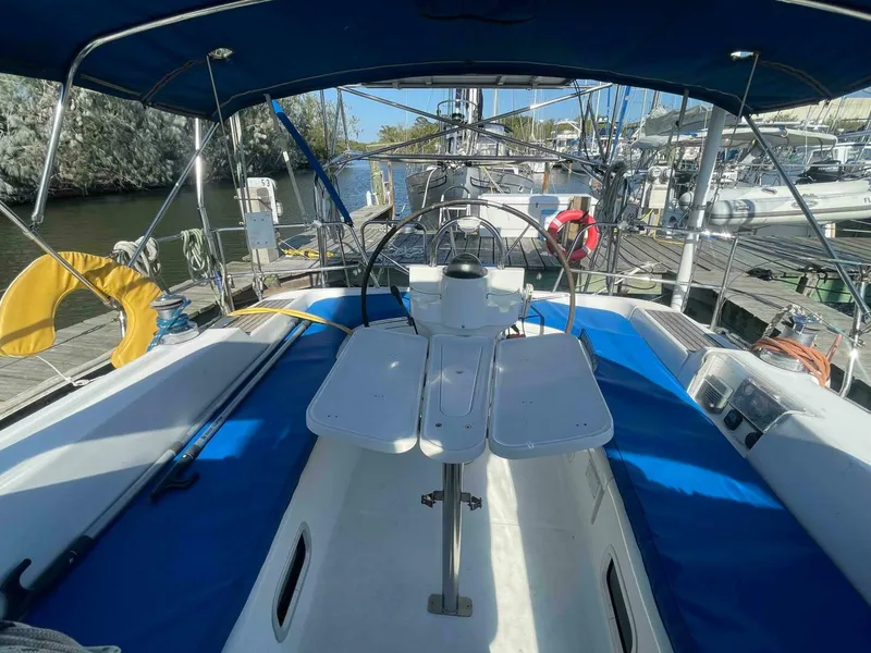 Slide: The Image of Beneteau 393 2006 - 12