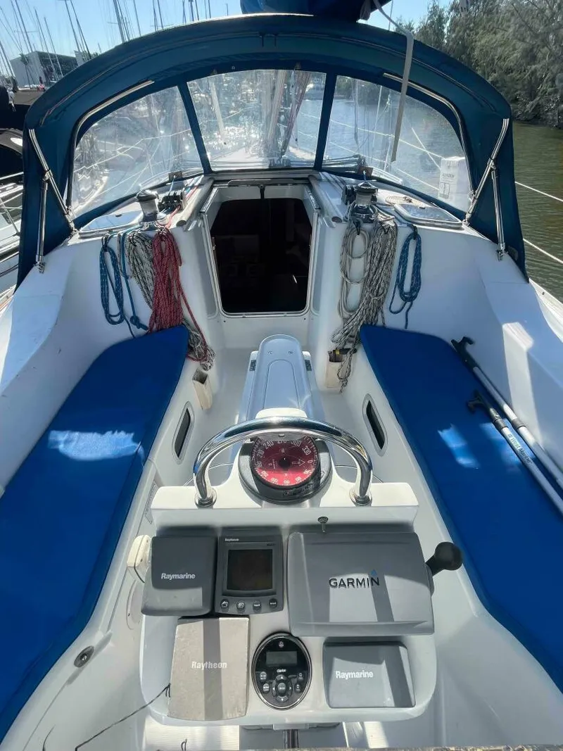 Slide: The Image of Beneteau 393 2006 - 16