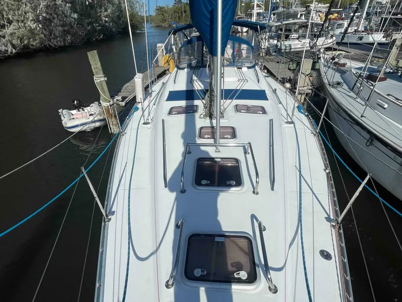 Slide: The Image of Beneteau 393 2006 - 19