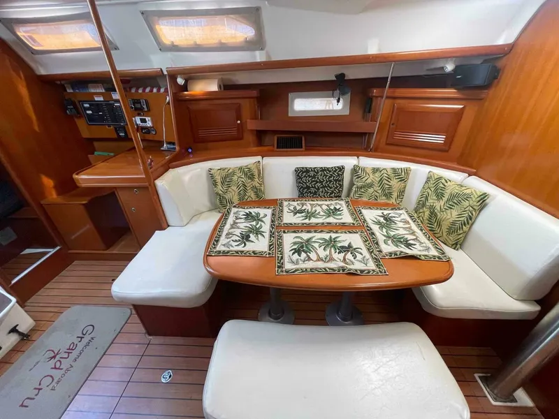 Slide: The Image of Beneteau 393 2006 - 2