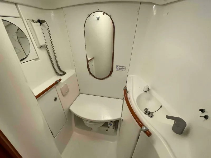 Slide: The Image of Beneteau 393 2006 - 20