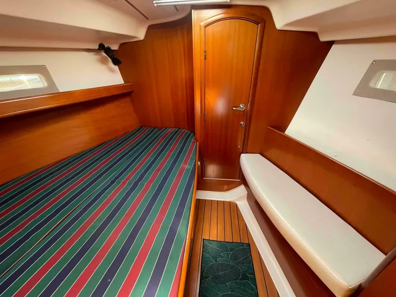 Slide: The Image of Beneteau 393 2006 - 4