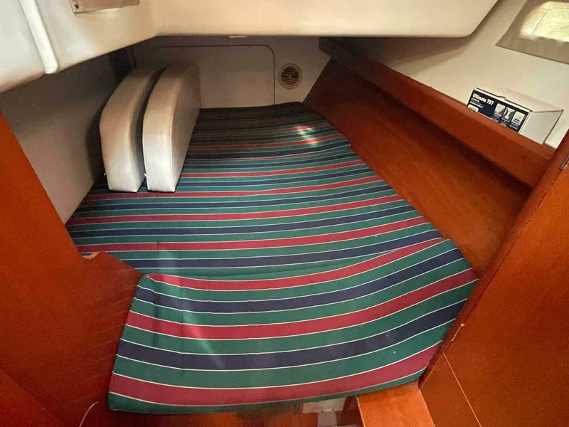 Slide: The Image of Beneteau 393 2006 - 7