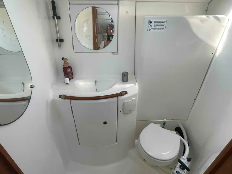 Slide: The Image of Beneteau 393 2006 - 8