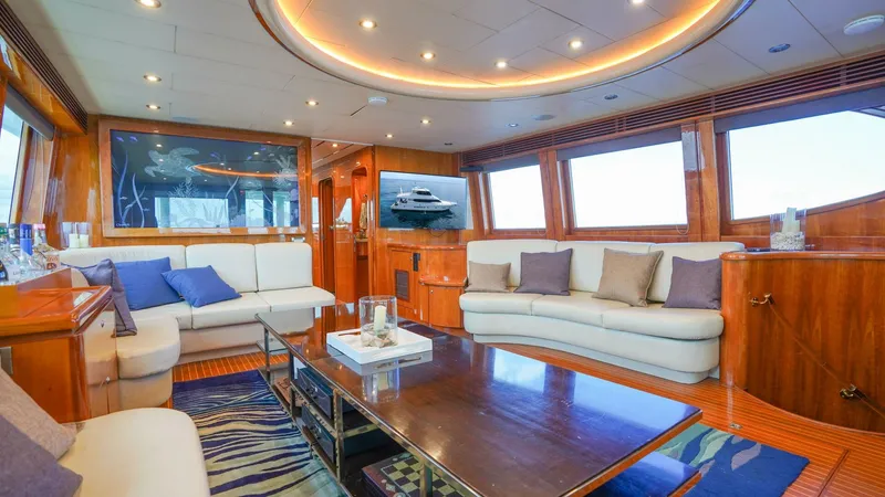 Slide: The Image of Motor Yacht 82MY 2001 - 15
