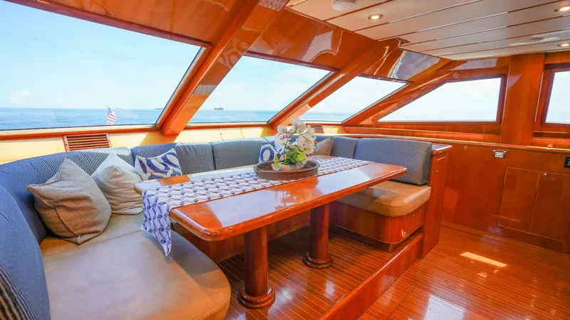 Slide: The Image of Motor Yacht 82MY 2001 - 19