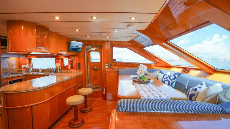 Slide: The Image of Motor Yacht 82MY 2001 - 21