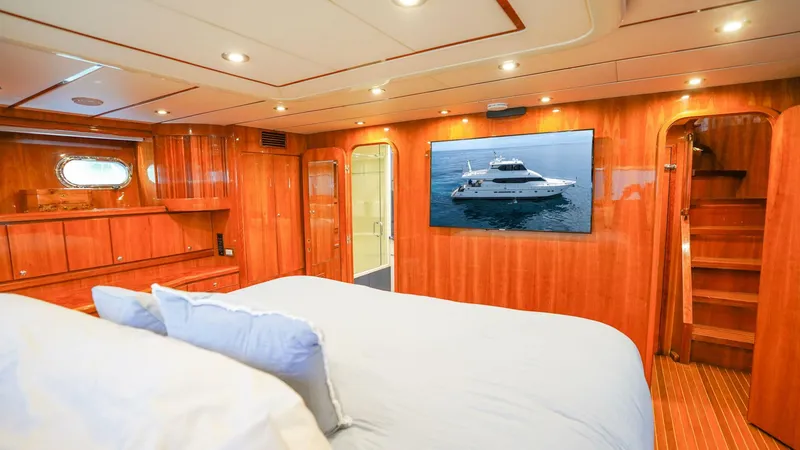 Slide: The Image of Motor Yacht 82MY 2001 - 29