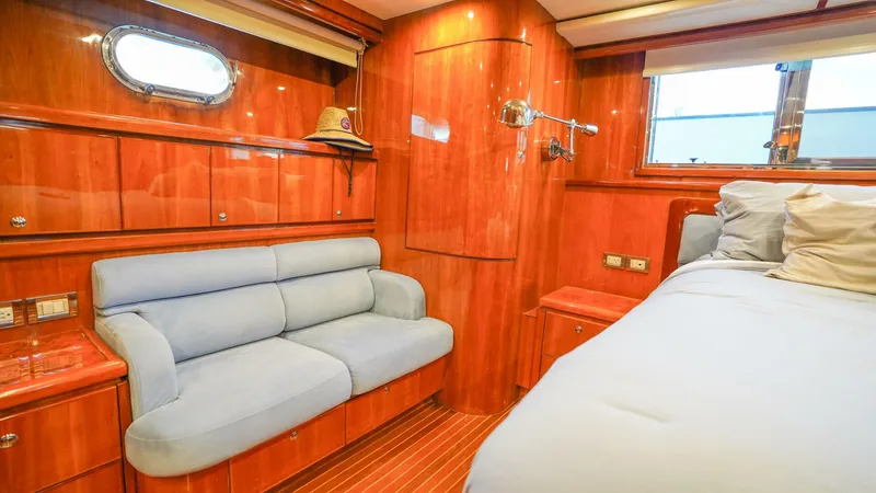 Slide: The Image of Motor Yacht 82MY 2001 - 32