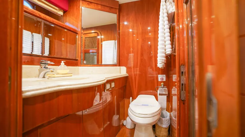 Slide: The Image of Motor Yacht 82MY 2001 - 35