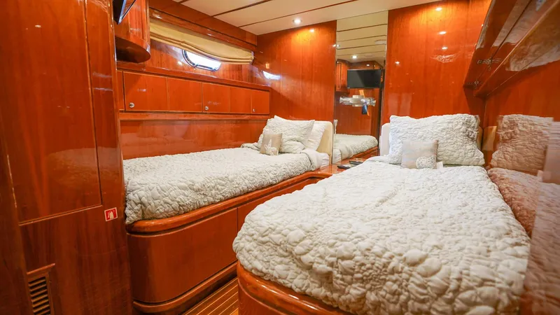 Slide: The Image of Motor Yacht 82MY 2001 - 38