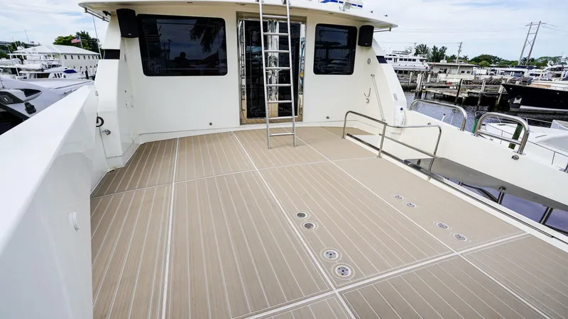 Slide: The Image of Motor Yacht 82MY 2001 - 51