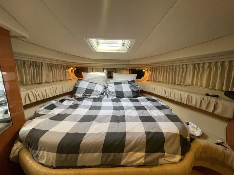 Slide: The Image of Sea Ray 380 Sundancer 2000 - 15