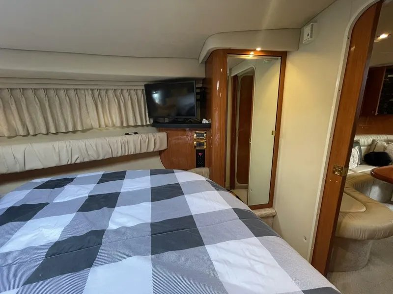 Slide: The Image of Sea Ray 380 Sundancer 2000 - 16