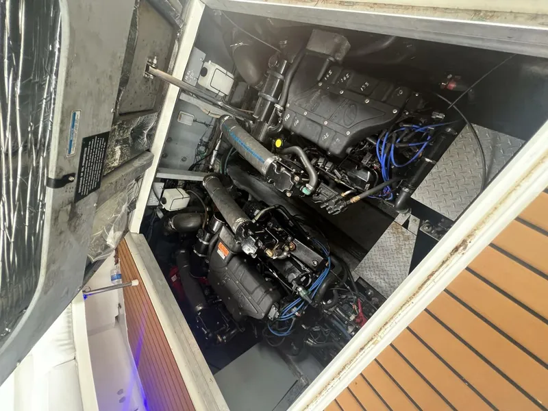 Slide: The Image of Sea Ray 380 Sundancer 2000 - 18