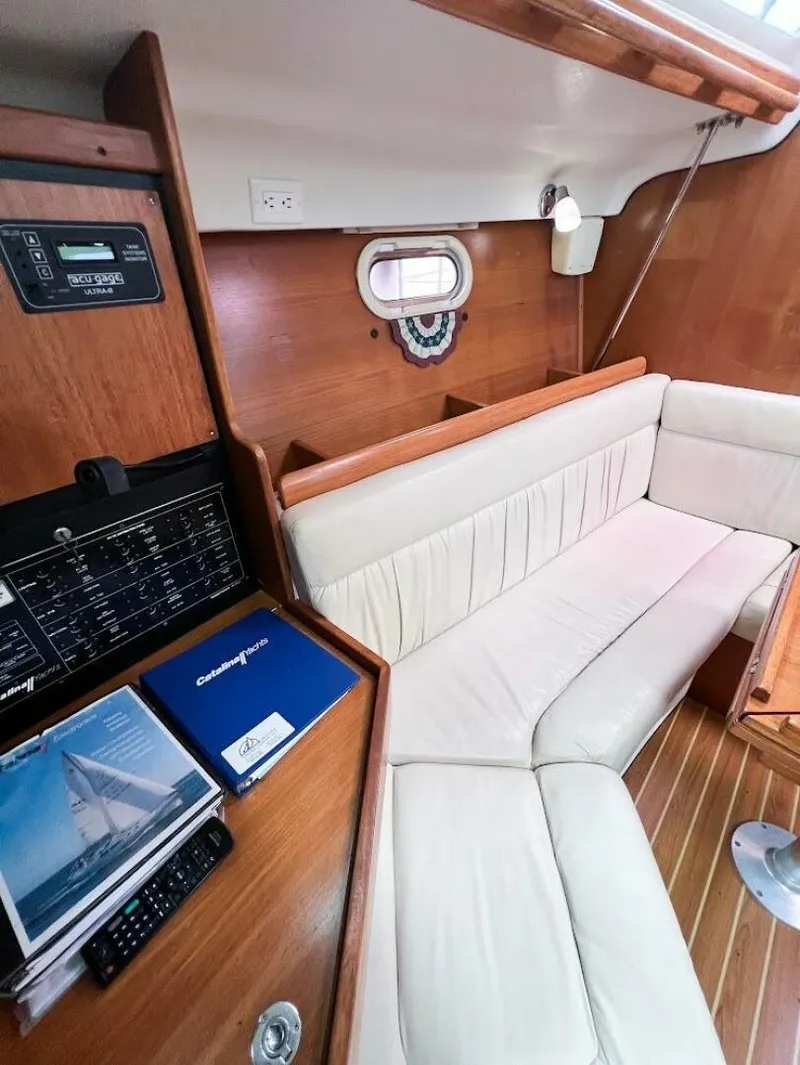 Slide: The Image of Catalina 350 MK II 2007 - 10