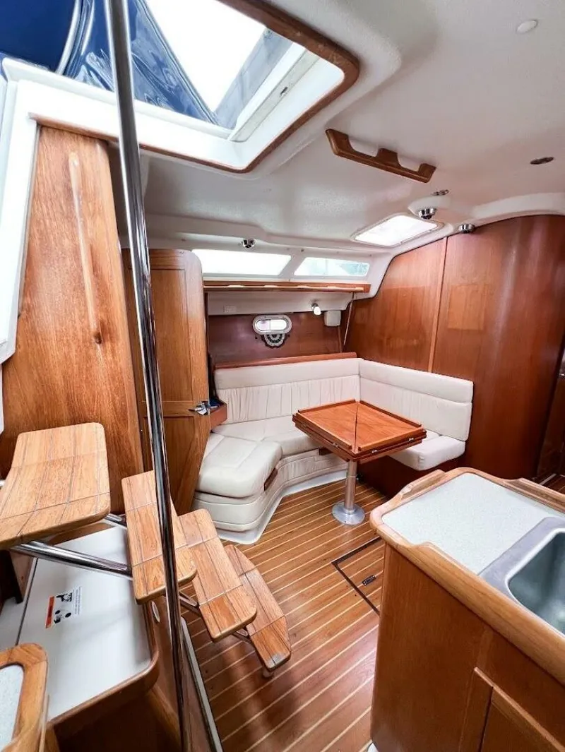 Slide: The Image of Catalina 350 MK II 2007 - 12