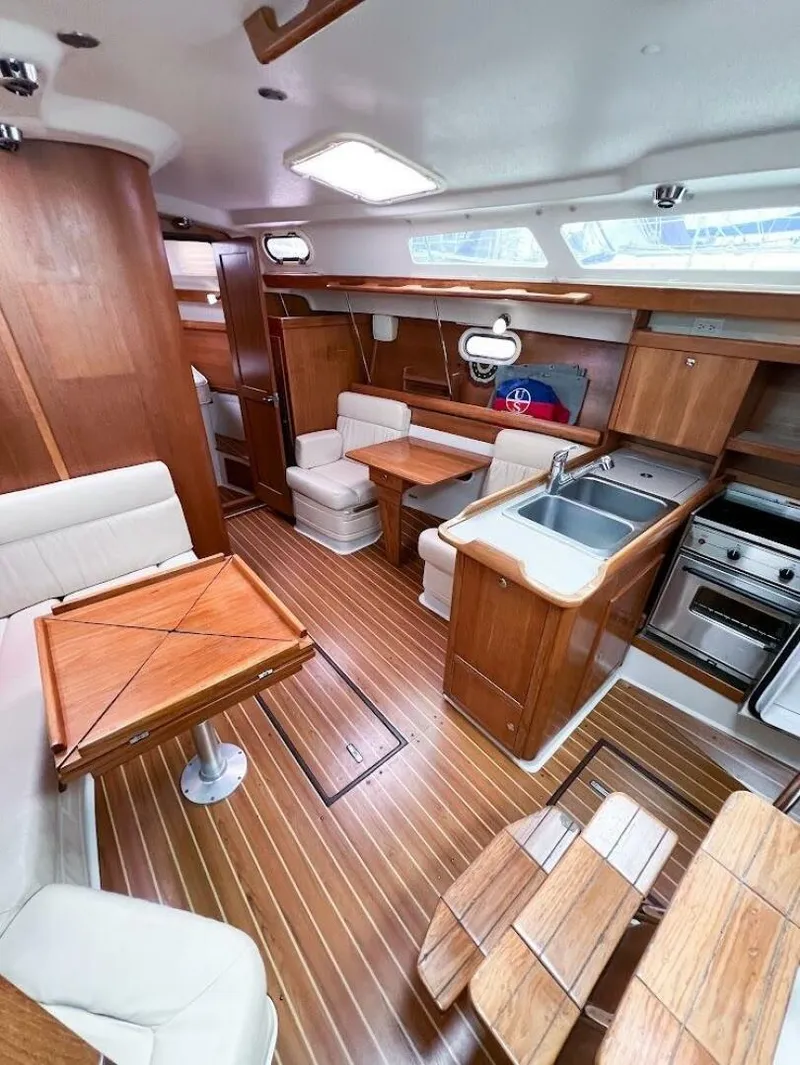 Slide: The Image of Catalina 350 MK II 2007 - 16