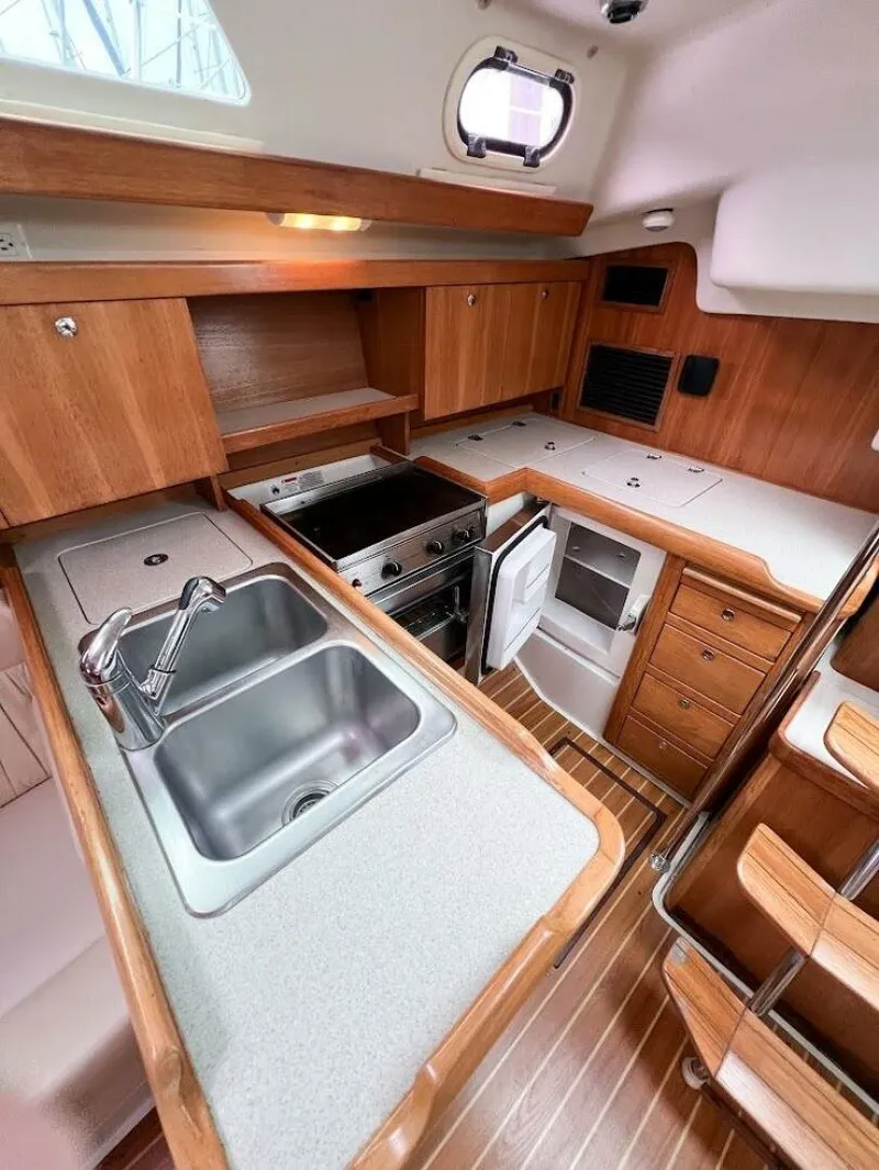 Slide: The Image of Catalina 350 MK II 2007 - 18