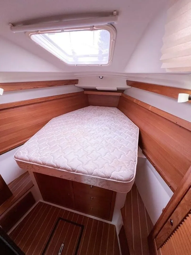 Slide: The Image of Catalina 350 MK II 2007 - 23