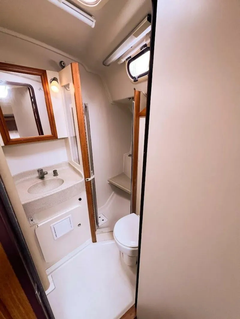 Slide: The Image of Catalina 350 MK II 2007 - 26