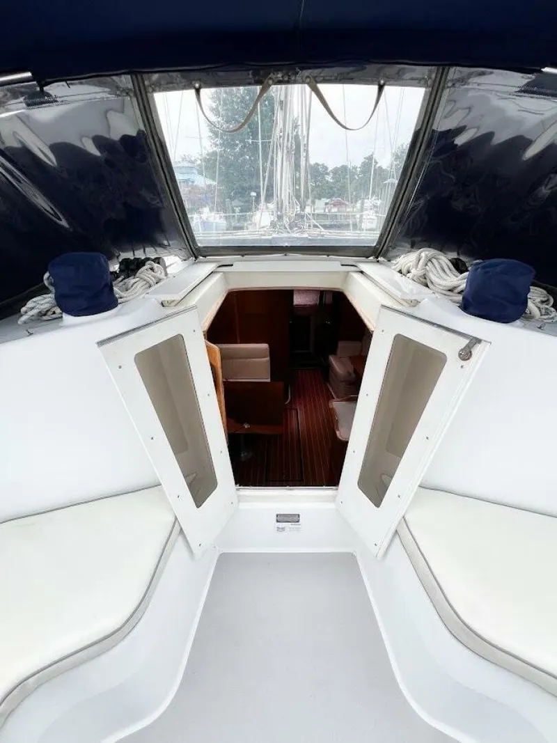 Slide: The Image of Catalina 350 MK II 2007 - 42