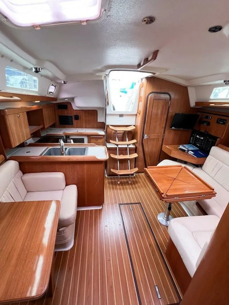 Slide: The Image of Catalina 350 MK II 2007 - 5