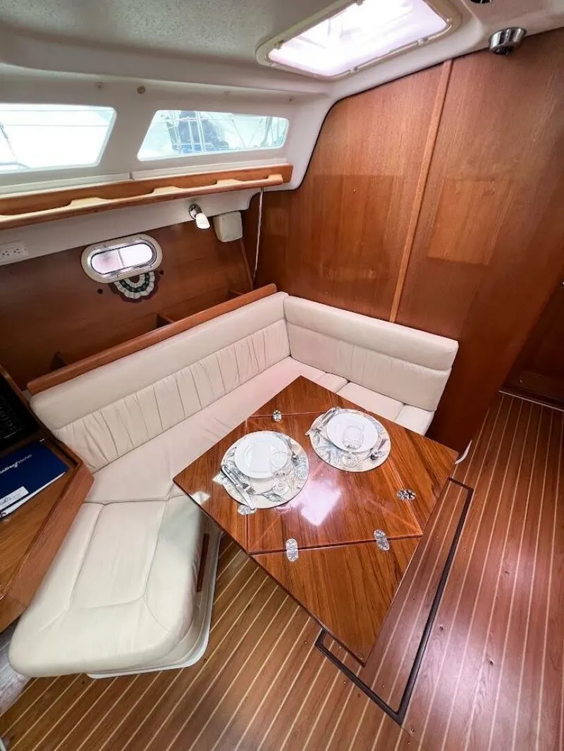 Slide: The Image of Catalina 350 MK II 2007 - 7