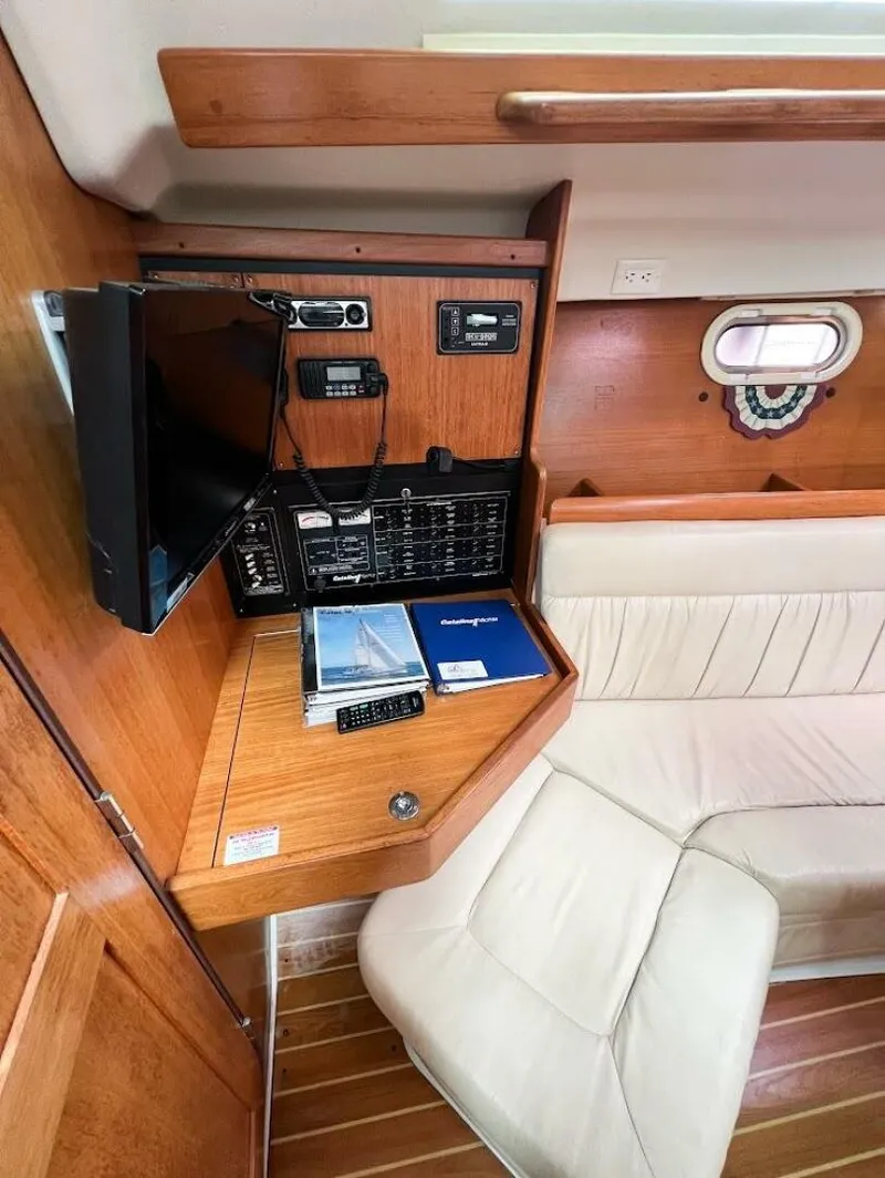 Slide: The Image of Catalina 350 MK II 2007 - 9