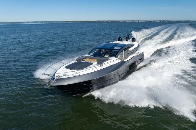 Slide: The Image of Sunseeker Predator 2020 - 15