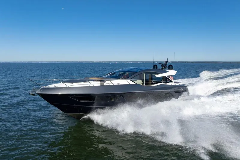 Slide: The Image of Sunseeker Predator 2020 - 18