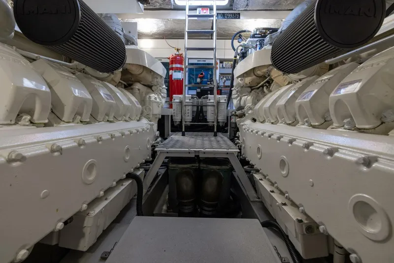 Slide: The Image of Sunseeker Predator 2020 - 28