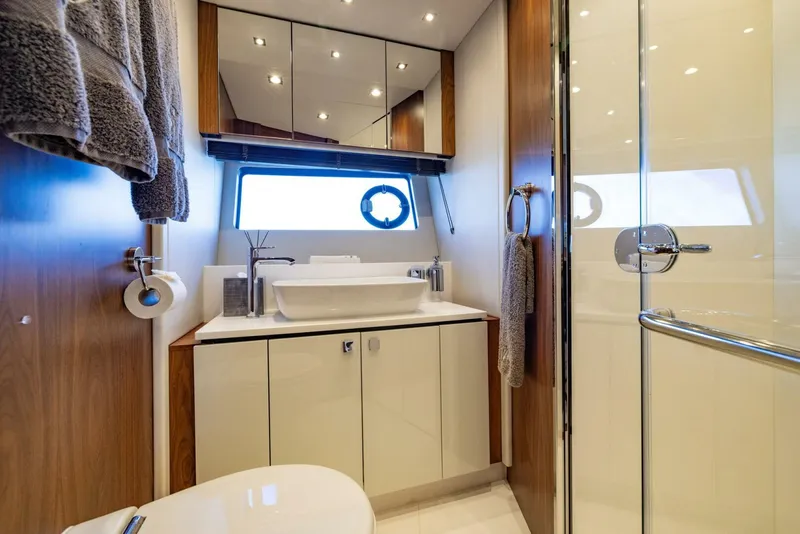 Slide: The Image of Sunseeker Predator 2020 - 34