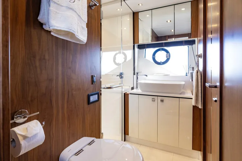 Slide: The Image of Sunseeker Predator 2020 - 38