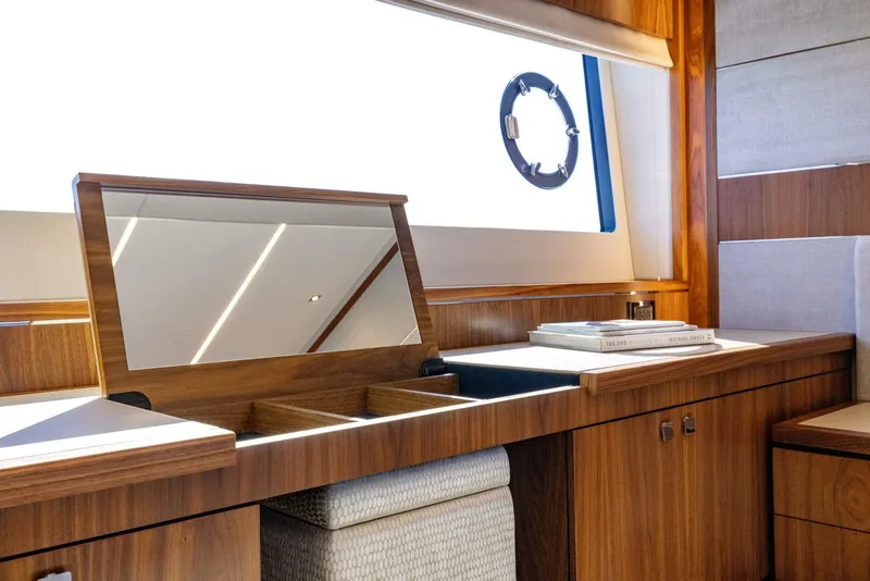 Slide: The Image of Sunseeker Predator 2020 - 43