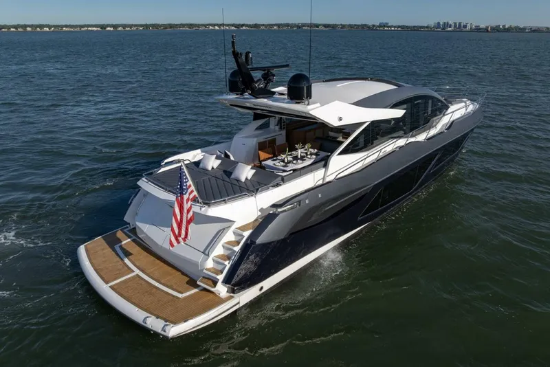 Slide: The Image of Sunseeker Predator 2020 - 7