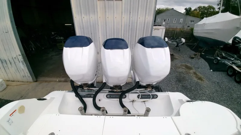 Slide: The Image of Wellcraft 352 Sport 2006 - 16
