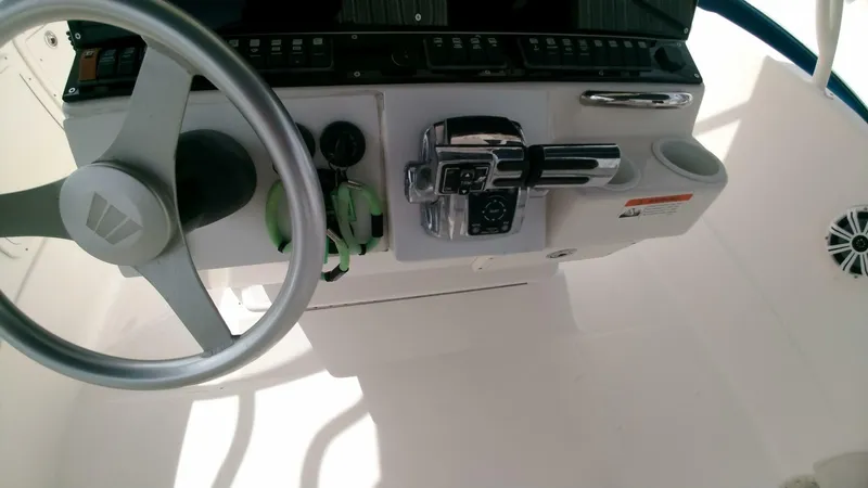 Slide: The Image of Wellcraft 352 Sport 2006 - 6