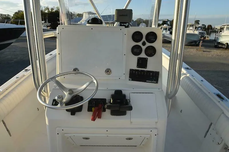 Slide: The Image of Regulator Marine 24 fs 2005 - 13