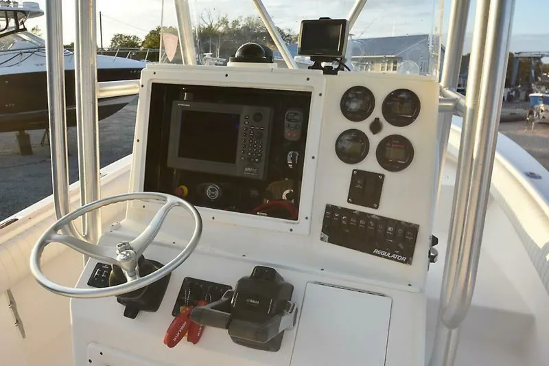 Slide: The Image of Regulator Marine 24 fs 2005 - 27