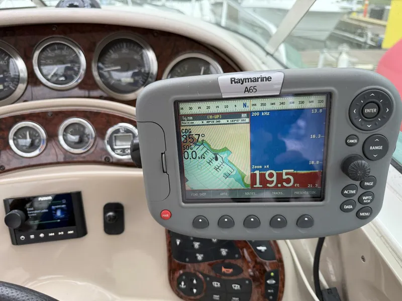 Slide: The Image of Sea Ray 280 Sundancer 2002 - 12
