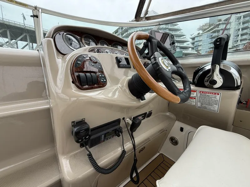 Slide: The Image of Sea Ray 280 Sundancer 2002 - 14