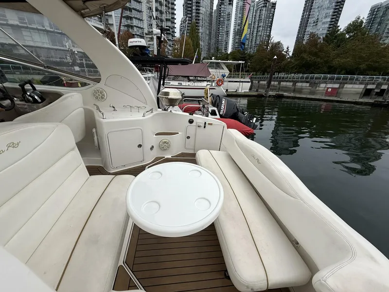 Slide: The Image of Sea Ray 280 Sundancer 2002 - 18