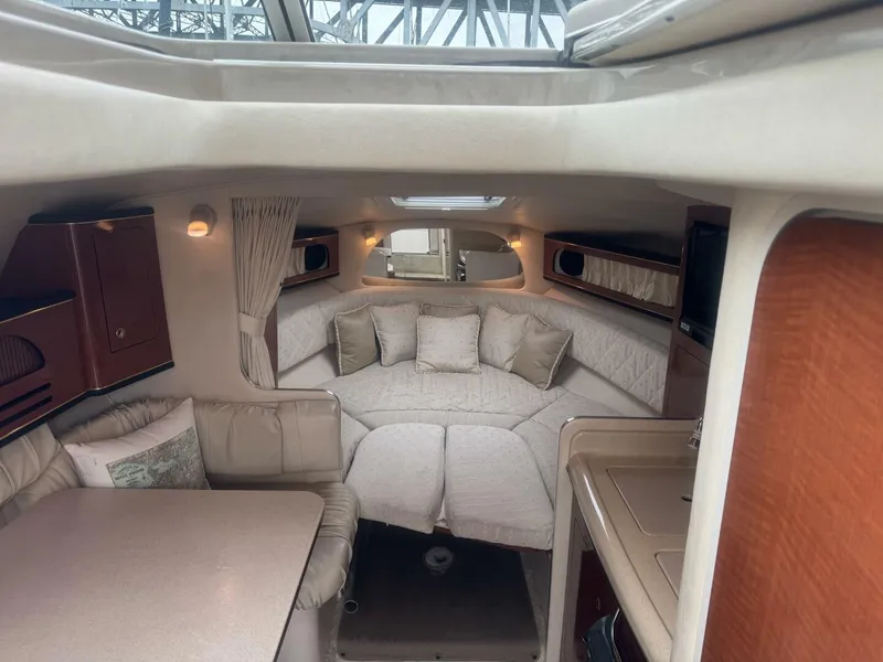 Slide: The Image of Sea Ray 280 Sundancer 2002 - 25